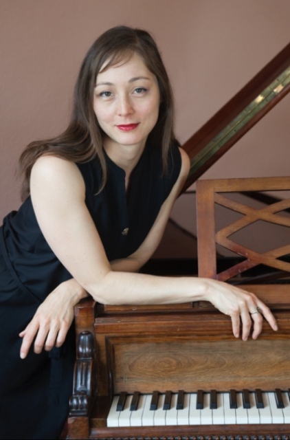 Mira Lange